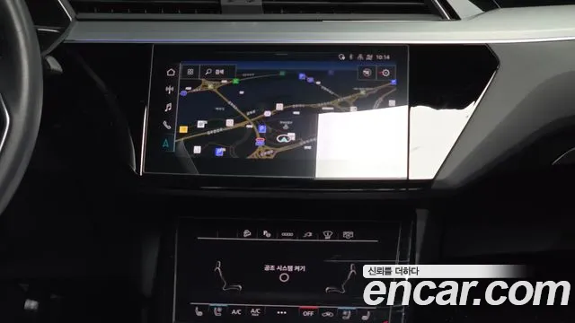 Audi e-tron — Фото автомобиля 14