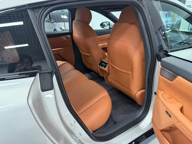 Dongfeng eπ 007 — Фото автомобиля 4