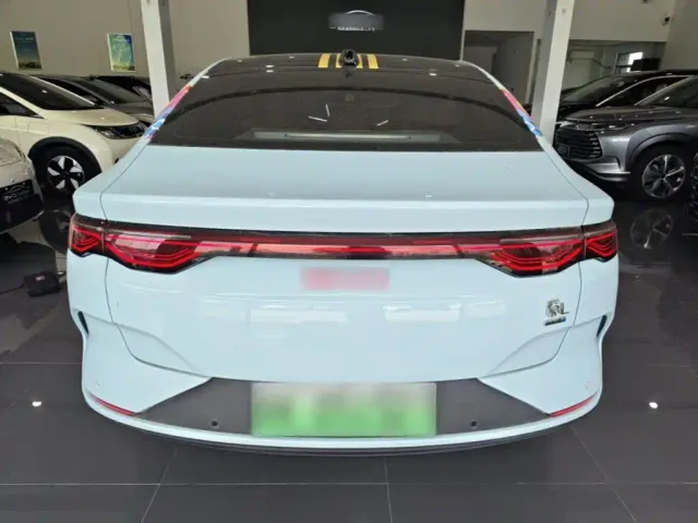 BYD Qin L — Фото автомобиля 5
