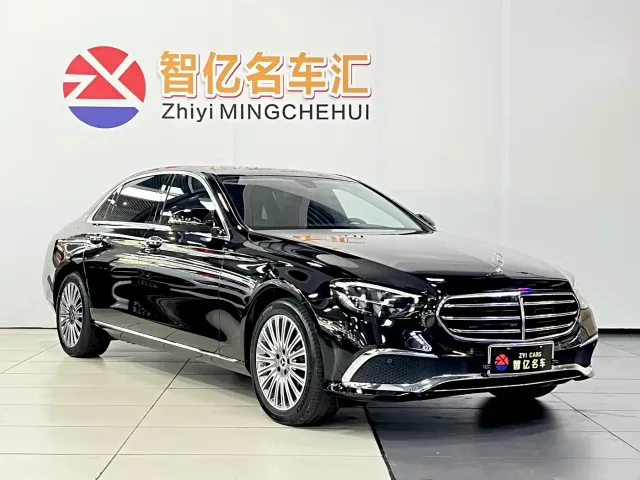 Mercedes-Benz E-Class — Фото автомобиля 3