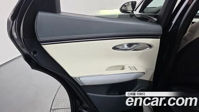 Genesis GV70 Electrified GV70 — Фото автомобиля 14