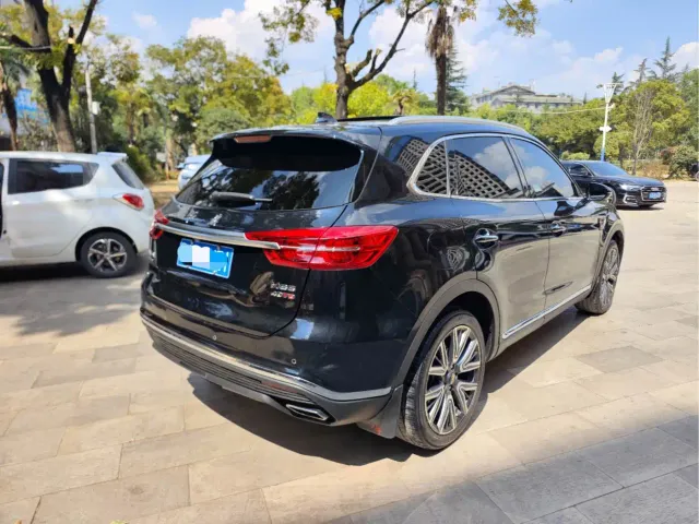Hongqi HS5 — Фото автомобиля 6