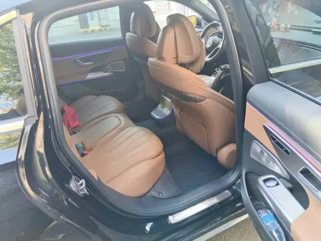 Mercedes-Benz E-Class — Фото автомобиля 11