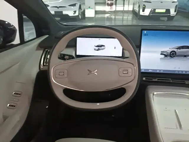 Xpeng P7+ — Фото автомобиля 10