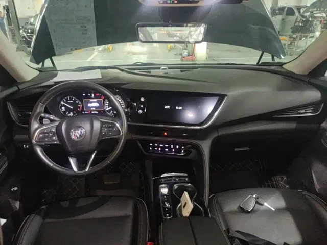 Buick Envision Plus — Фото автомобиля 12
