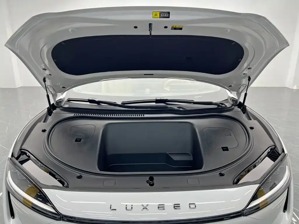 Zhijie Luxeed R7 2024 Pure Electric 802km Max — Фото автомобиля 29