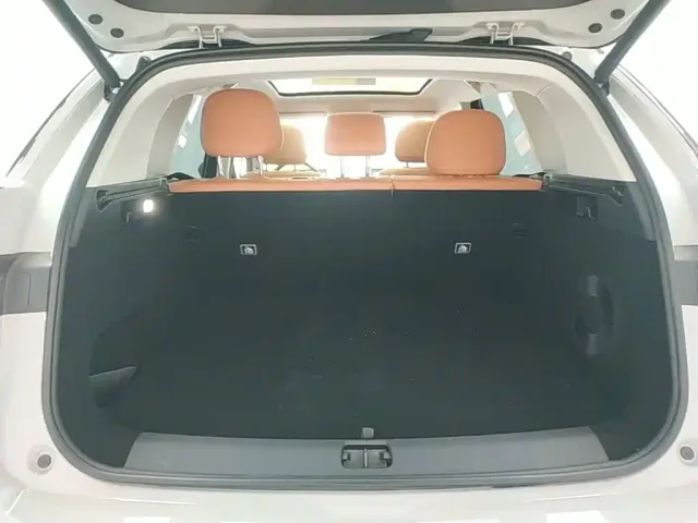 Leapmotor C10 — Фото автомобиля 18