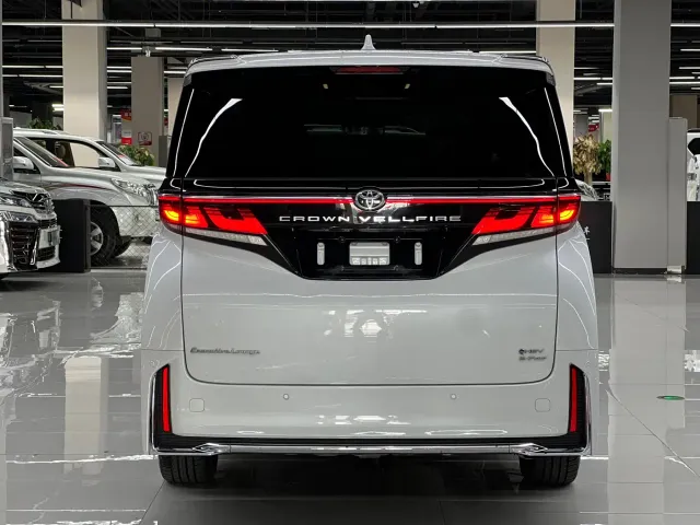Toyota Vellfire — Фото автомобиля 5