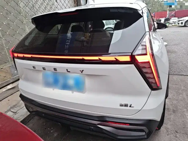 Geely Boyue L — Фото автомобиля 5