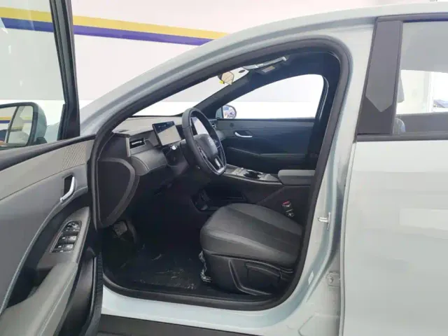 BYD Qin PLUS — Фото автомобиля 9