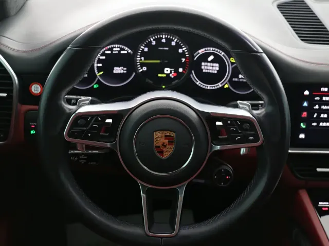 Porsche Cayenne — Фото автомобиля 13