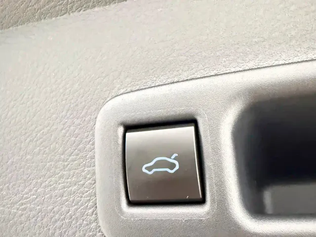 Toyota Sienna — Фото автомобиля 17