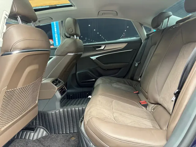 Audi A7L — Фото автомобиля 14