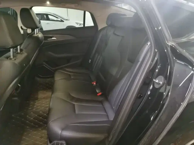 Hongqi H5 — Фото автомобиля 16