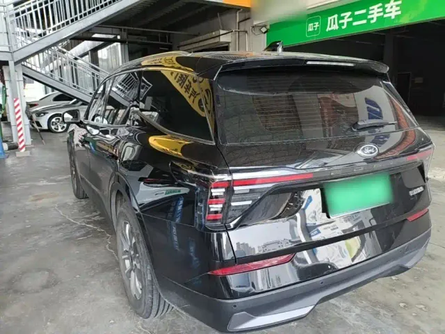 Ford Edge — Фото автомобиля 4