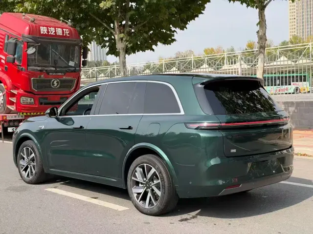 Li Auto L8 — Фото автомобиля 7