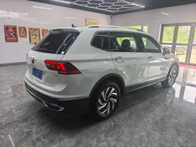 Volkswagen Tiguan L — Фото автомобиля 5