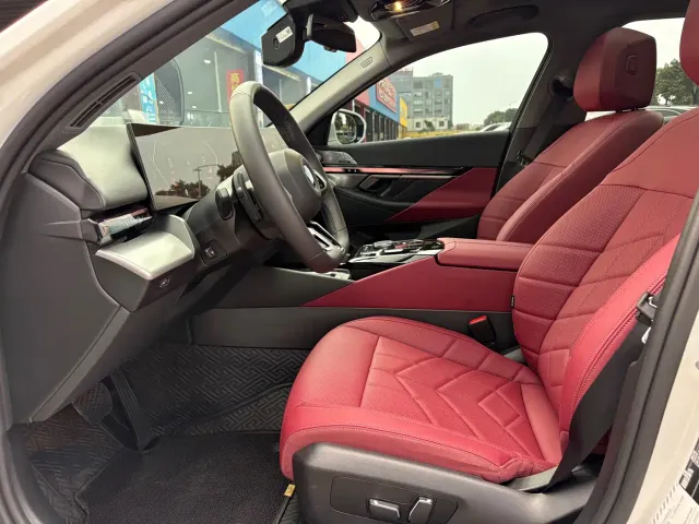 BMW 5 Series — Фото автомобиля 12