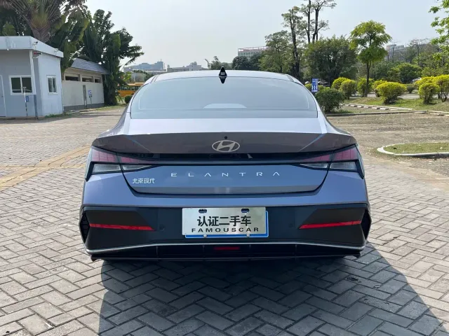 Hyundai Elantra — Фото автомобиля 5