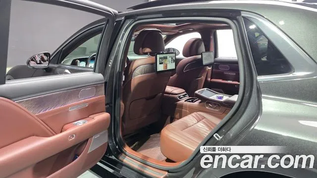 Genesis G90 Бензин 3.5 турбо AWD — Фото автомобиля 10
