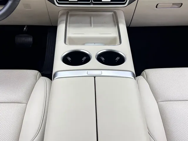 Li Auto L9 — Фото автомобиля 28