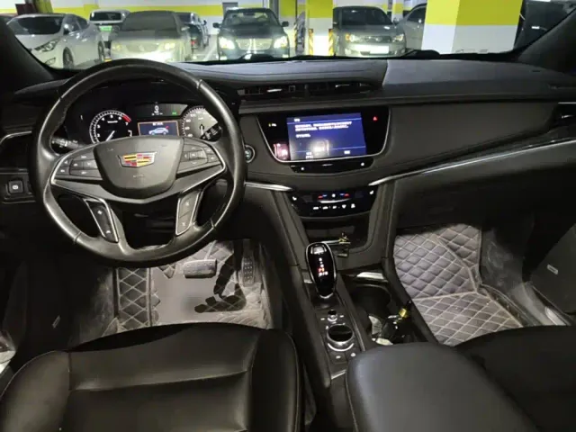 Cadillac XT5 — Фото автомобиля 9
