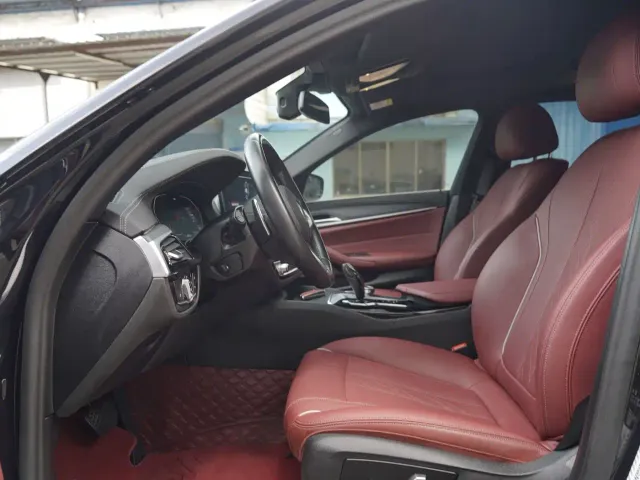 BMW 5 Series — Фото автомобиля 4