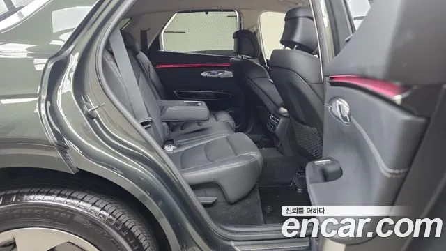 Genesis GV70 2.5T Бензин AWD — Фото автомобиля 11