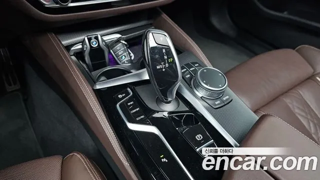 BMW 5 Series G30 — Фото автомобиля 12