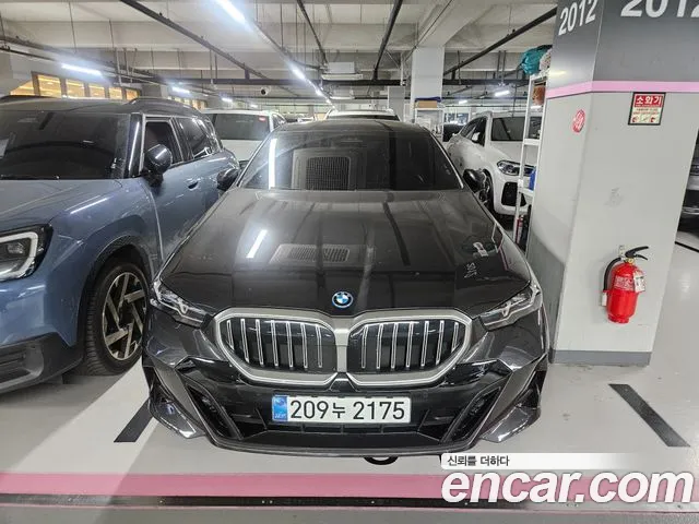 Фотография автомобиля — BMW 5 Series G60