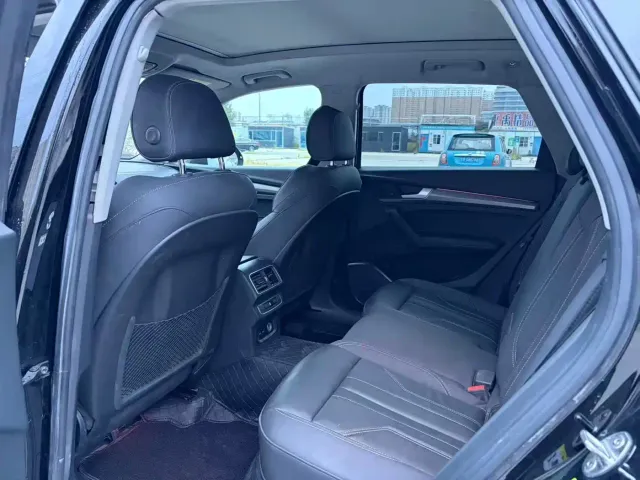 Audi Q5L — Фото автомобиля 6
