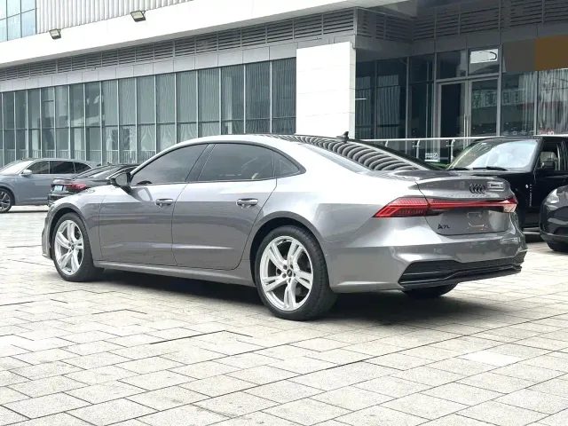 Audi A7L — Фото автомобиля 3