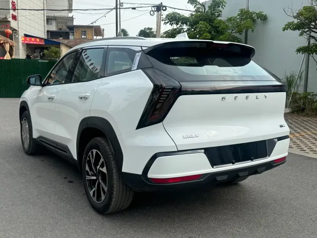 Geely Boyue L — Фото автомобиля 5