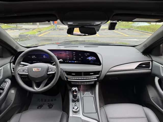 Cadillac CT5 — Фото автомобиля 10