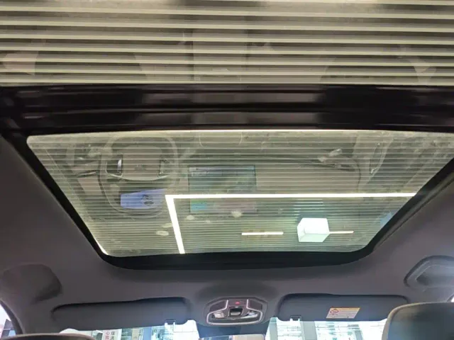 Geely Galaxy Starship 7 EM-i — Фото автомобиля 17