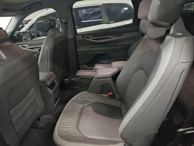 Ford Edge — Фото автомобиля 16