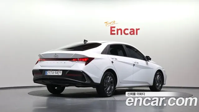 Hyundai Avante CN7 — Фото автомобиля 2