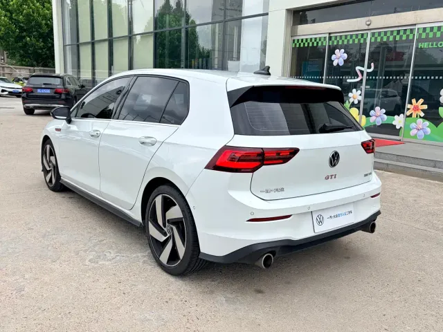 Volkswagen Golf GTI — Фото автомобиля 8