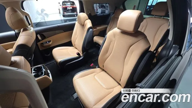Kia Carnival Generation 4 — Фото автомобиля 16