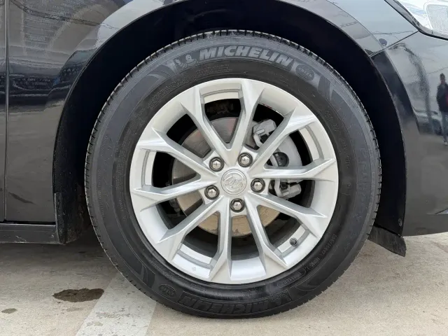 Buick LaCrosse — Фото автомобиля 18