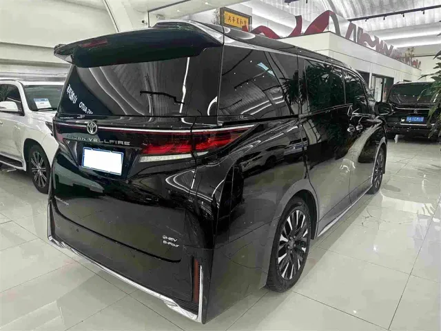 Toyota Vellfire — Фото автомобиля 18