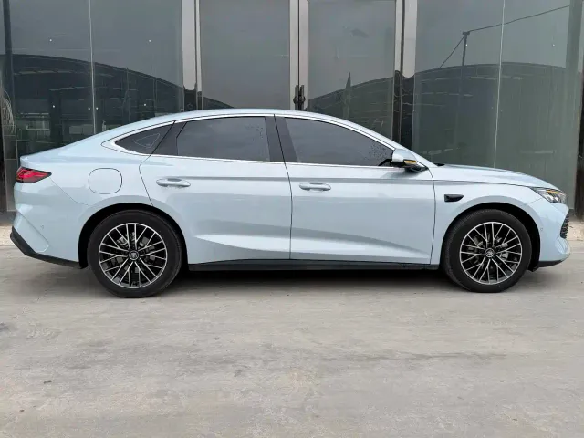 BYD Qin L — Фото автомобиля 5