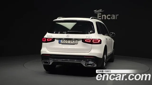 Mercedes-Benz GLB-Class — Фото автомобиля 4