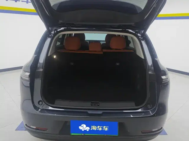 Leapmotor C10 — Фото автомобиля 4