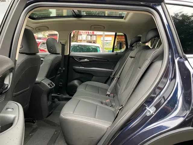 Buick Envision Plus — Фото автомобиля 10