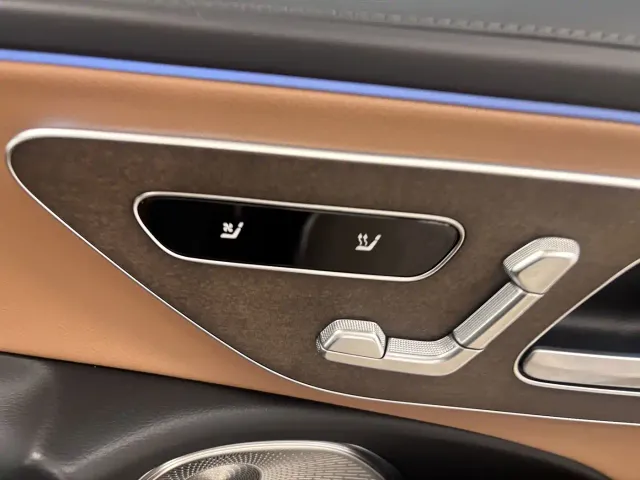 Mercedes-Benz E-Class — Фото автомобиля 24