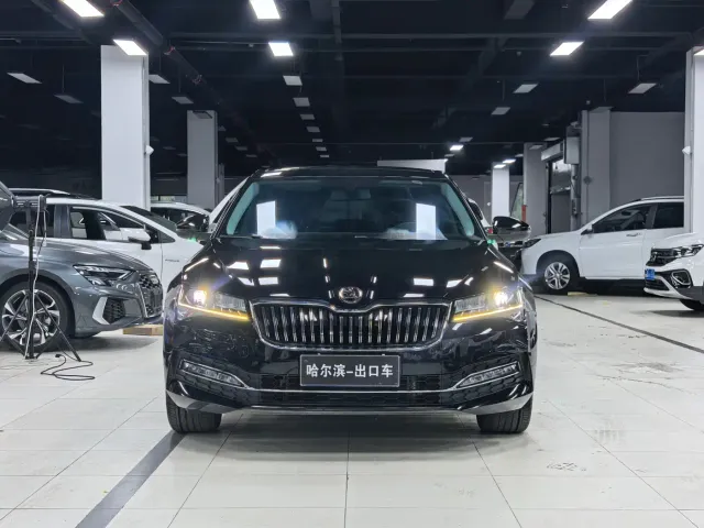 Skoda Superb — Фото автомобиля 2