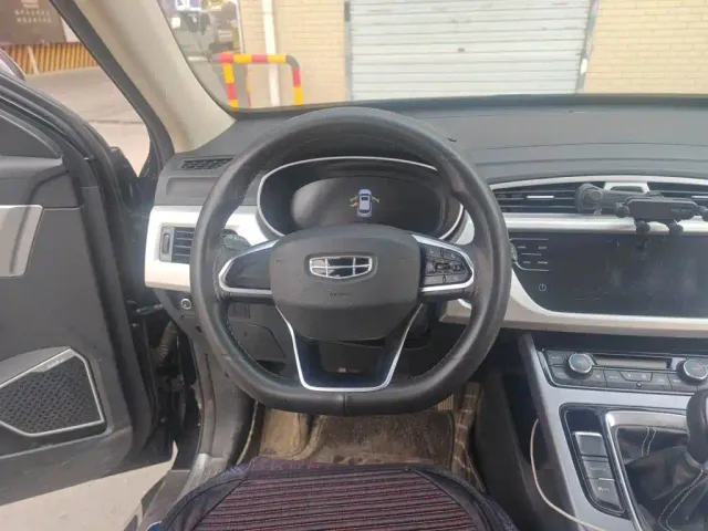Geely Boyue — Фото автомобиля 6