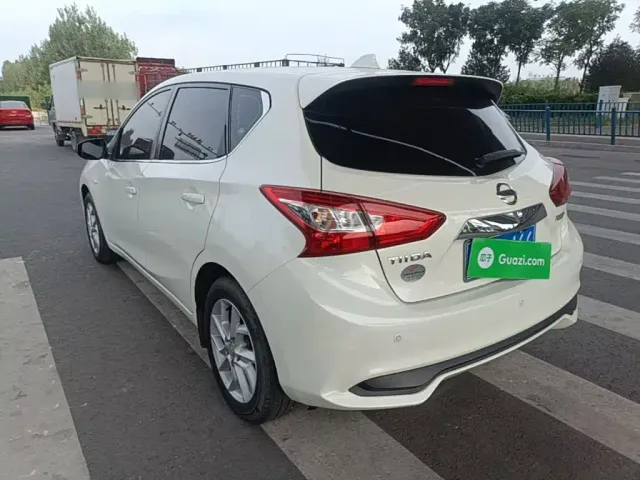 Nissan Tiida — Фото автомобиля 4