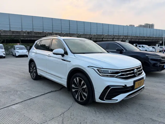Volkswagen Tiguan L — Фото автомобиля 3